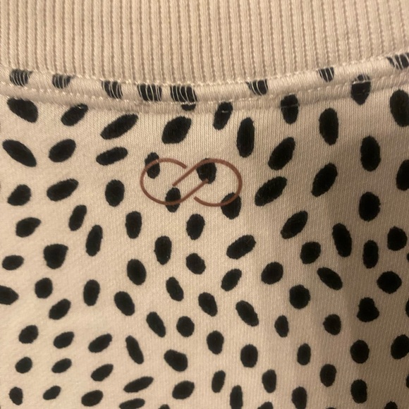 Calia Cheetah Spotted Tan‎ & Black Puff Sleeve Sweatshirt - Picture 5 of 5